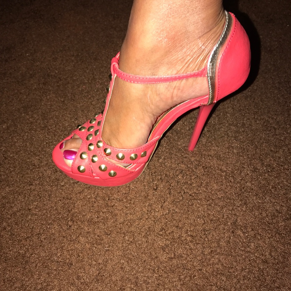 Pink heals